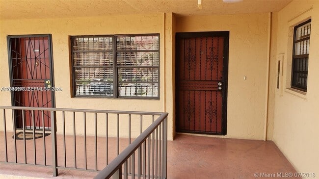 Building Photo - 1325 W 68th St