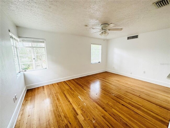 Building Photo - 1016 Atkins Pl