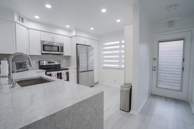 Foto del edificio - 3201 Portofino Point