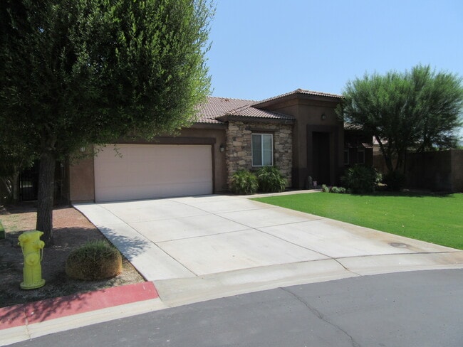 Building Photo - 42544 Tango Ct