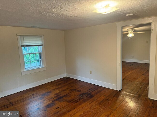 Foto del edificio - 619 S Cameron St