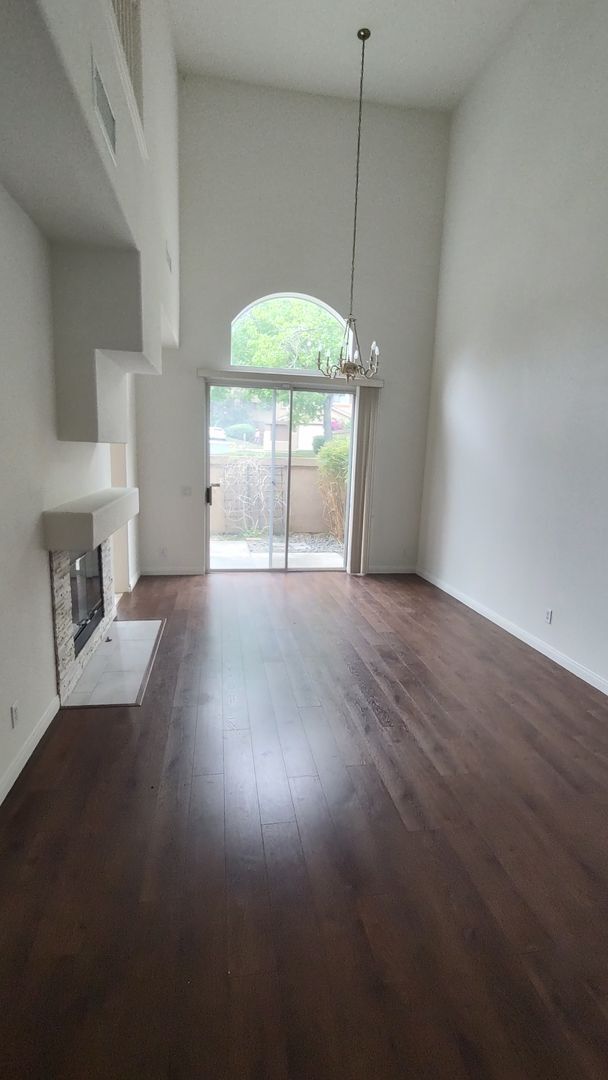 Building Photo - Carmel Valley - Townhouse - Chateau Villag...