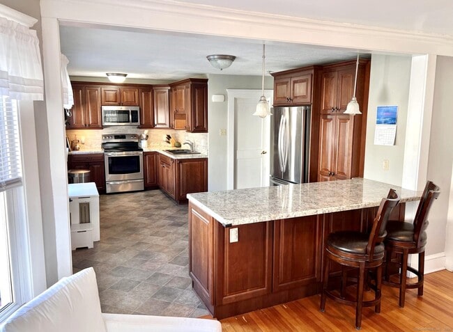 Building Photo - 68 Cooper St