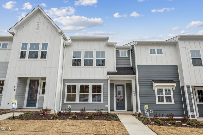 Building Photo - 606 Brackenberry Aly