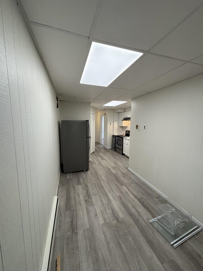 Building Photo - 80 E 24th St