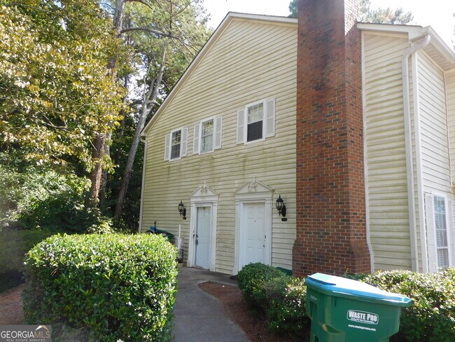 Building Photo - 1127 Green Yard Way