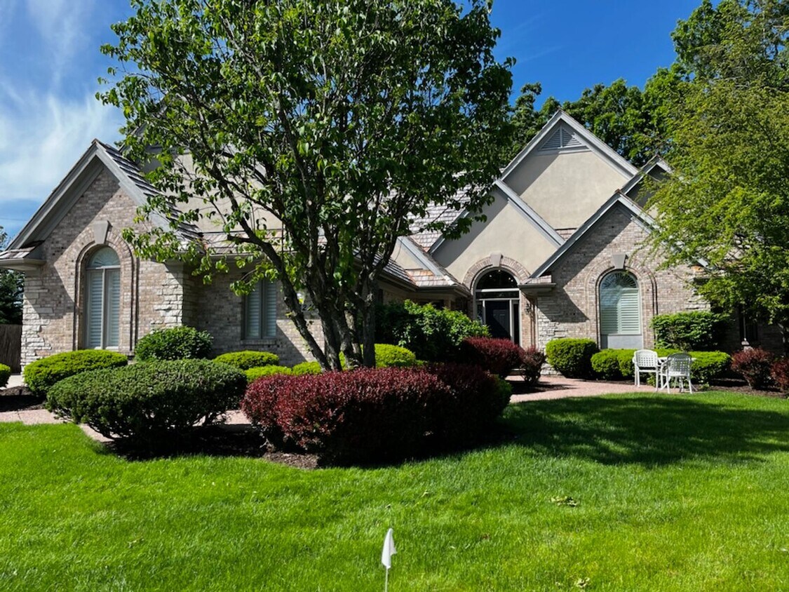 Primary Photo - Stunning Custom Built Home with ALL Utilit...