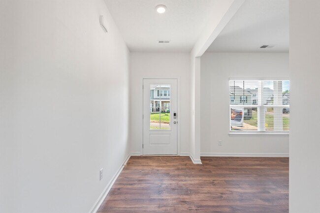 Building Photo - 109 Laine Dr
