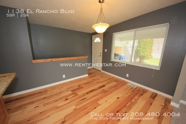 Building Photo - 1138 El Rancho Blvd
