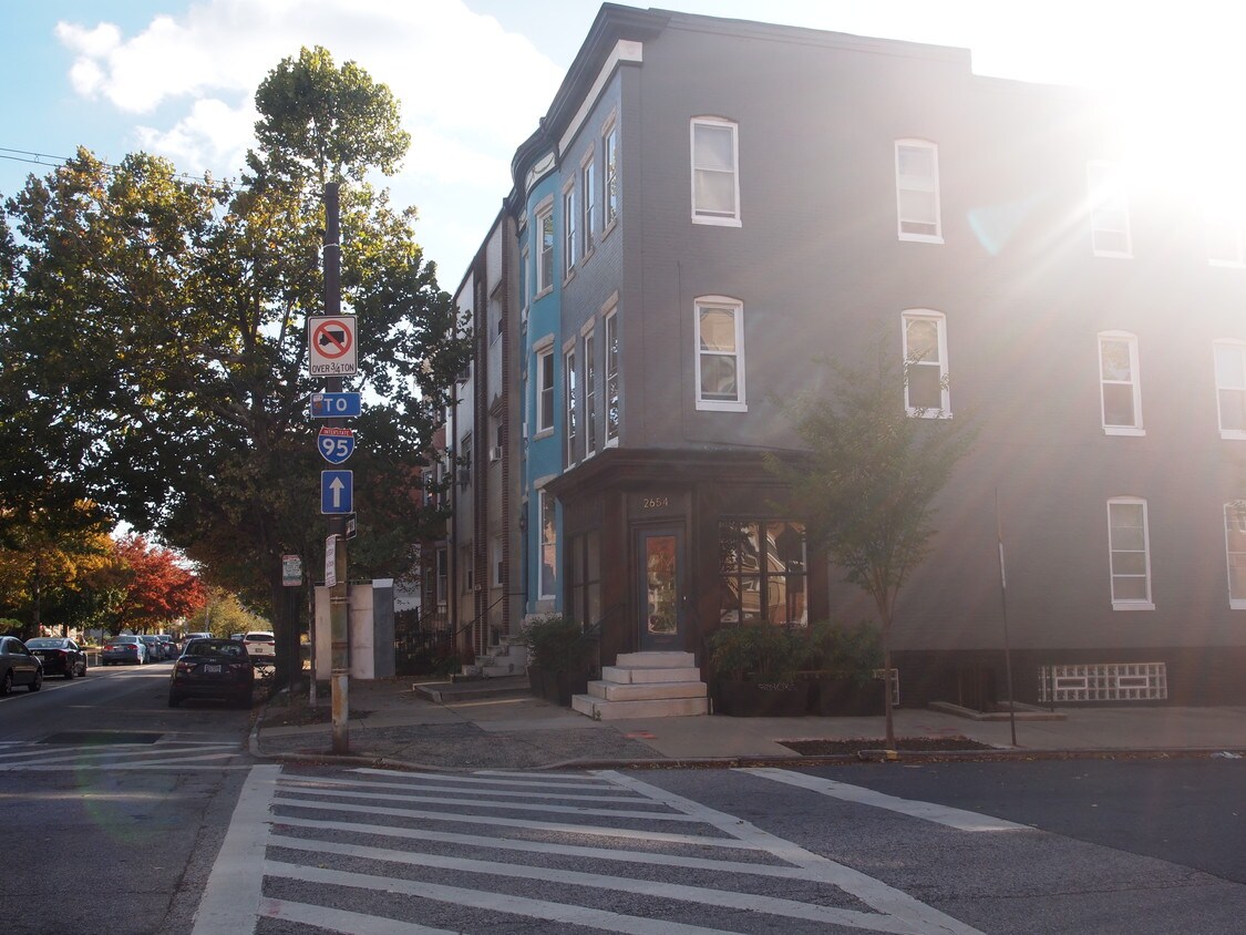 Foto principal - 2654 Maryland Ave