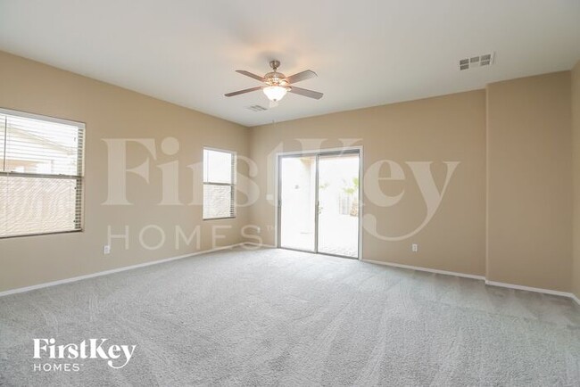 Building Photo - 11580 E Primrose Ln