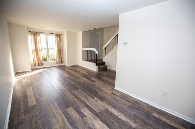 Foto del edificio - 115 Teakwood Ct