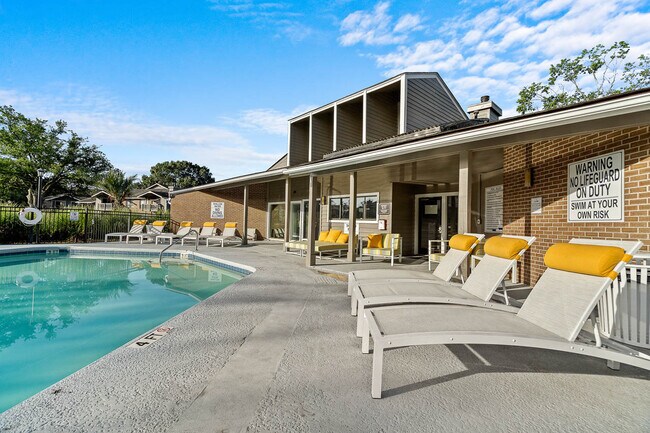 Building Photo - Ashley River Apartments