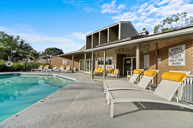 Building Photo - Ashley River Apartments