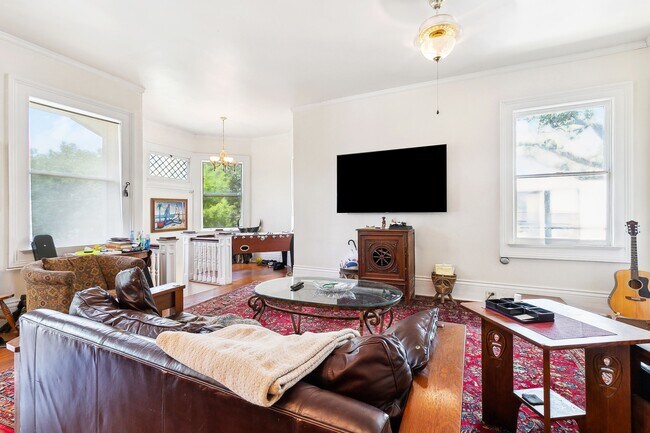 Foto del edificio - 6056 Prytania St
