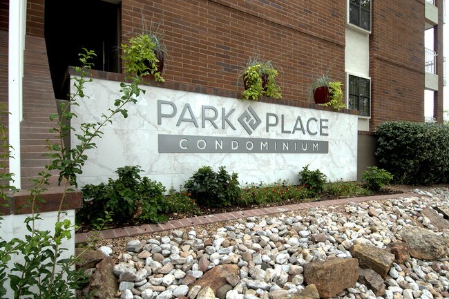 Building Photo - 1325 Park Ave SW