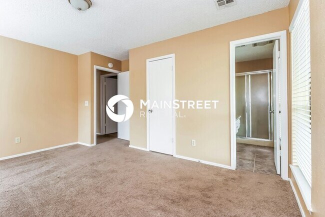 Building Photo - 3 Bedroom Pet-Friendly Home in Yukon, OK w...