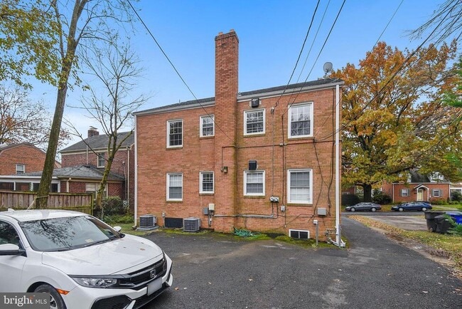 Building Photo - 4023 18th Rd N
