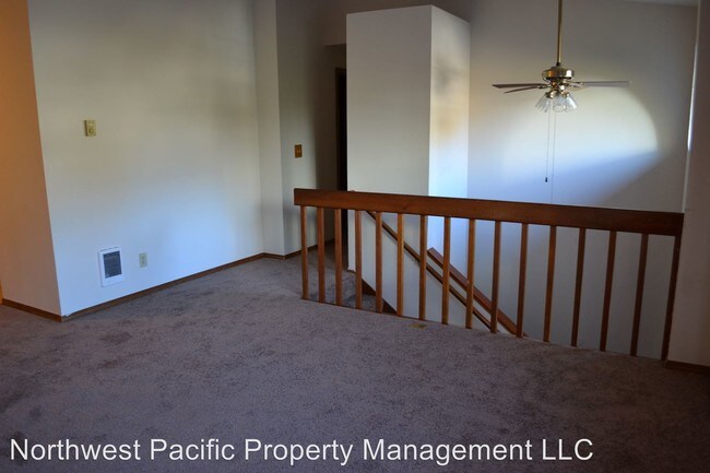 Building Photo - 3 br, 2.5 bath House - 5414 Seeger Lane SE