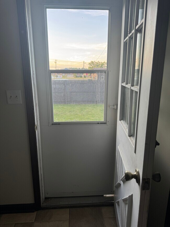 Foto del edificio - 3656 Sowles Rd