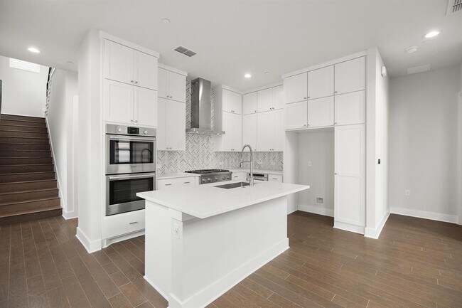 Foto del edificio - 4410 Grotto Dr