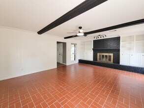 Building Photo - 3930 Cypress Hill Dr