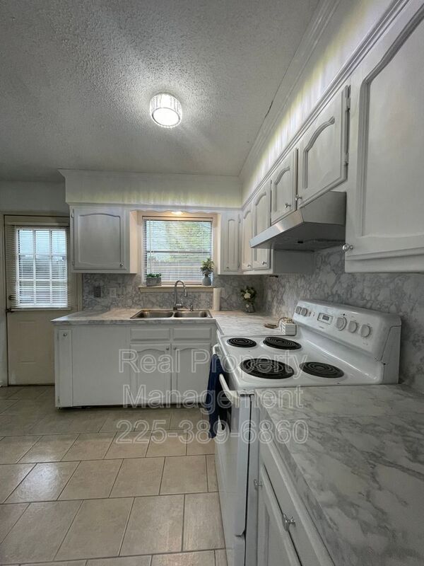 Foto del edificio - 1511 Cristy Dr