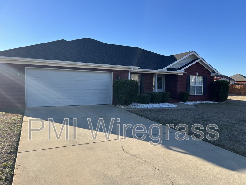 Primary Photo - 267 Maree Dr
