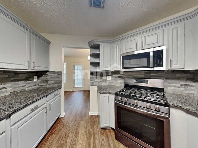 Foto del edificio - 643 Bartow Dr