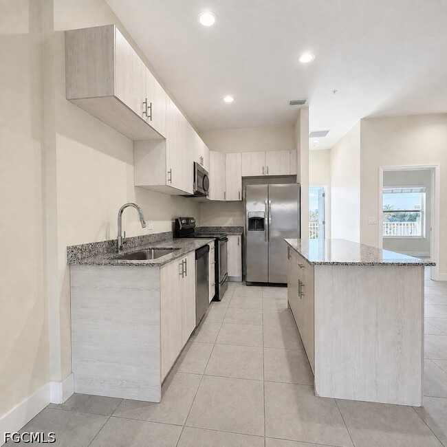 Building Photo - 3313 SW 8th Pl