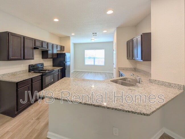 Building Photo - 6437 118th St