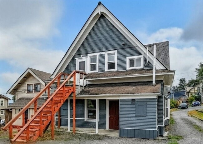 Building Photo - 312 Pine St