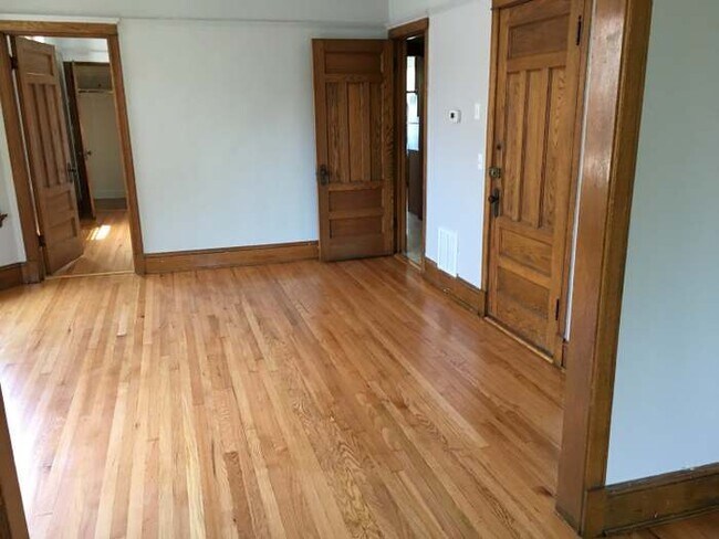 Foto del edificio - 3220 N Clifton Ave