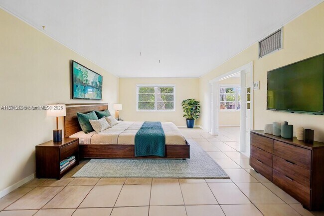 Foto del edificio - 124 NE 19th Ct