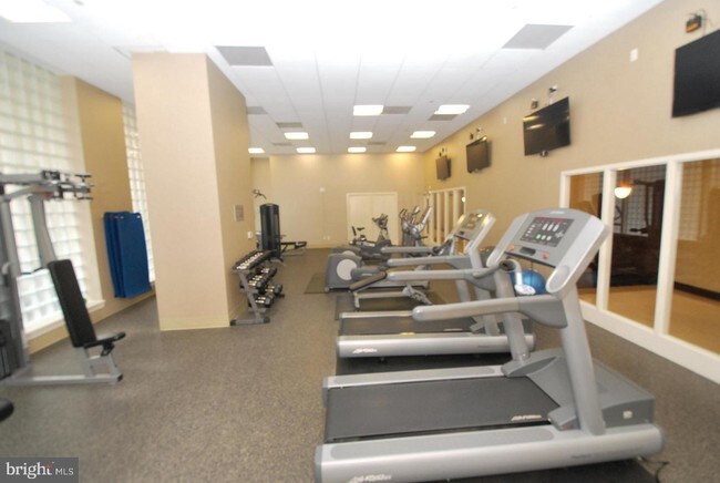 Foto del edificio - 1020 N Highland St
