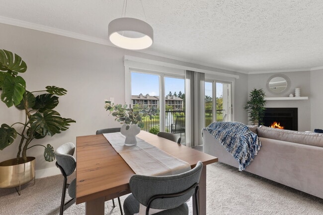 2 Bedroom Dining Room - Lakes of Carmel