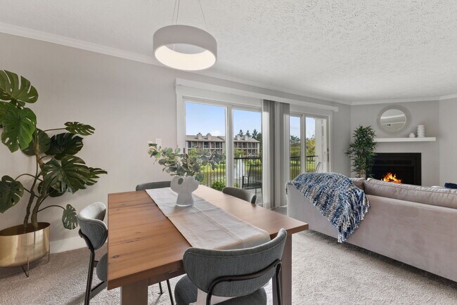 Comedor de 2 habitaciones - Lakes of Carmel