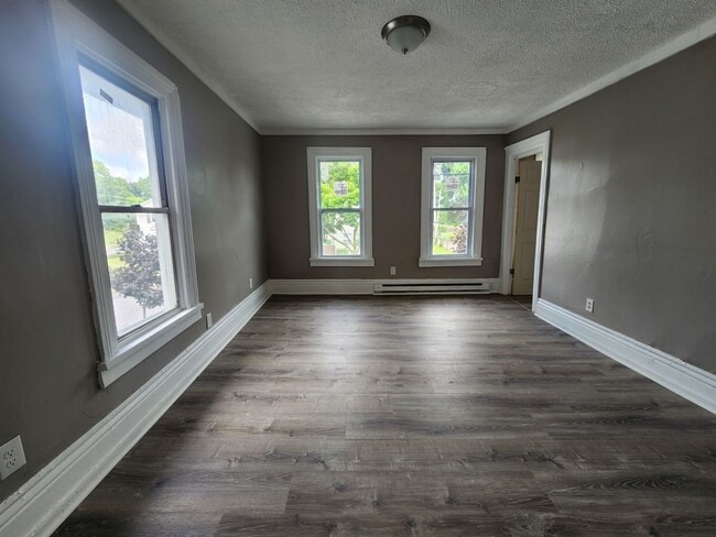 Building Photo - 326 Scio St