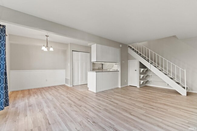 Foto del edificio - 5124 Woodmark Dr