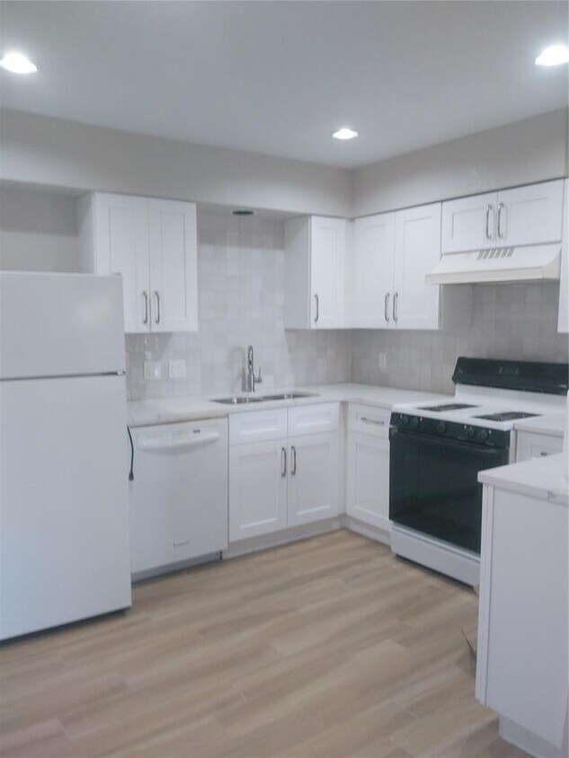 Foto principal - 5006 West Gate Blvd