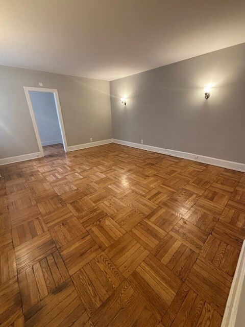 Building Photo - Bryn Mawr Gables