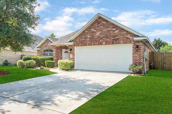 Foto del edificio - 405 Magnolia Estates Dr