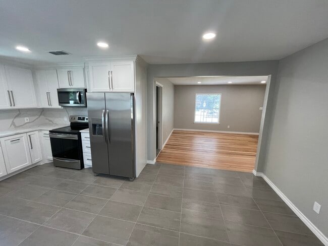 Foto del edificio - 2832 Cherrywood Ave