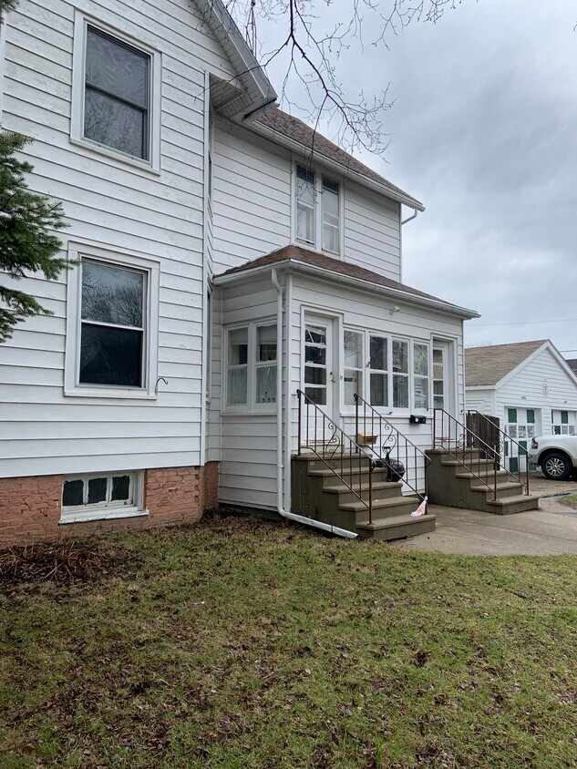 2227 53rd St, Kenosha, WI 53140 House Rental in Kenosha, WI