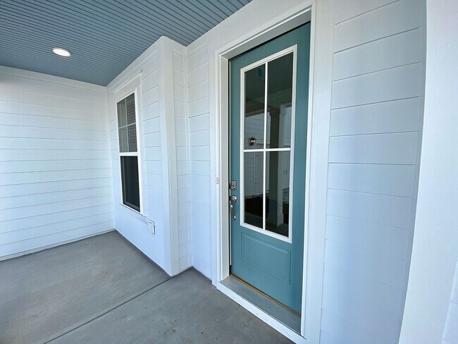 Building Photo - Stunning 6 bedroom in Cane Bay loaded with...