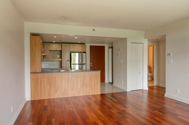 Photo du bâtiment - 2700 Rufus Rockhead