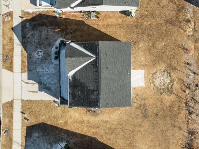 Foto del edificio - Small-Town Comfort Meets City Convenience | 2-Story Home for Rent | 4 Bedrooms, 2.5 Baths