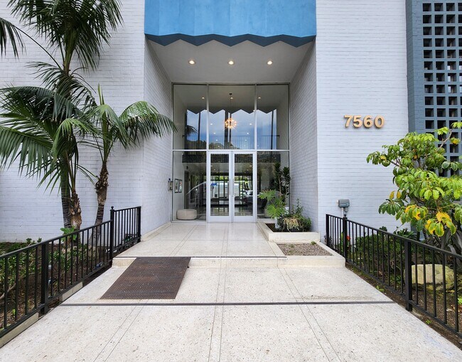 Foto del edificio - 7560 Hollywood Blvd