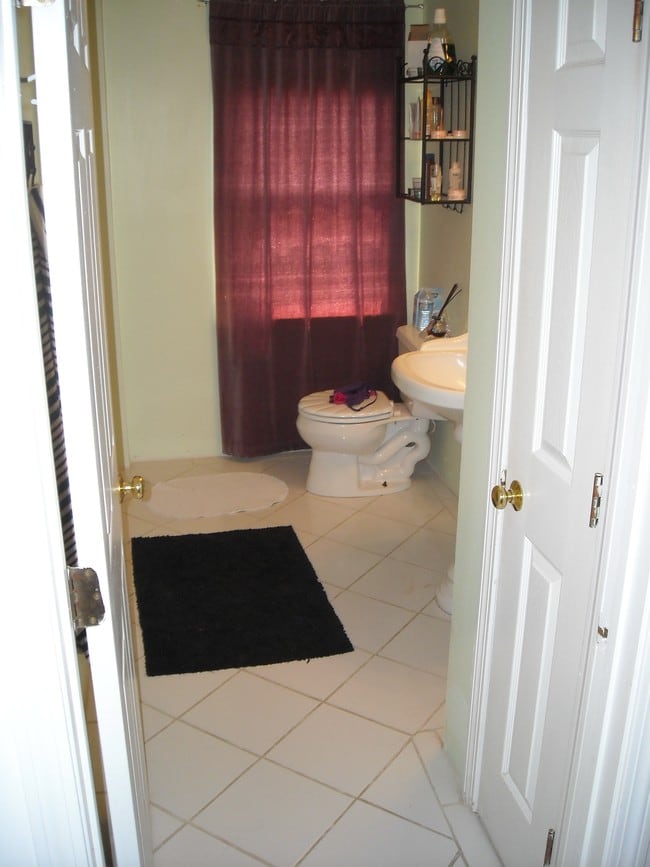 bathroom - 15 Center St