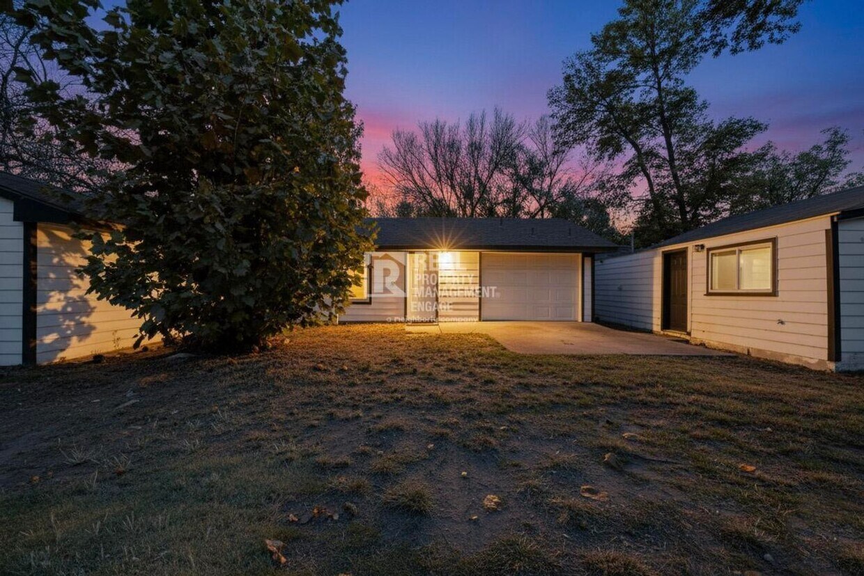 Foto principal - 631 W Baker St